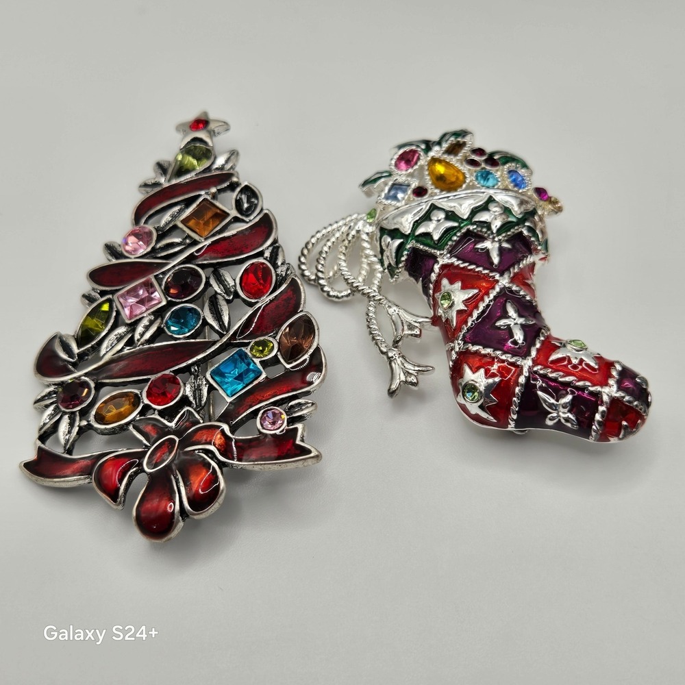 Premier Designs 2PC Red/Green SilverTone Brooch Set Christmas Tree Stocking Pins - Picture 6 of 11